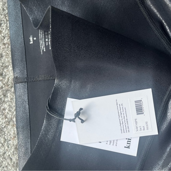 Papaya Sculpt Legging by Knix
Size S
NWT - Picture 12 of 13